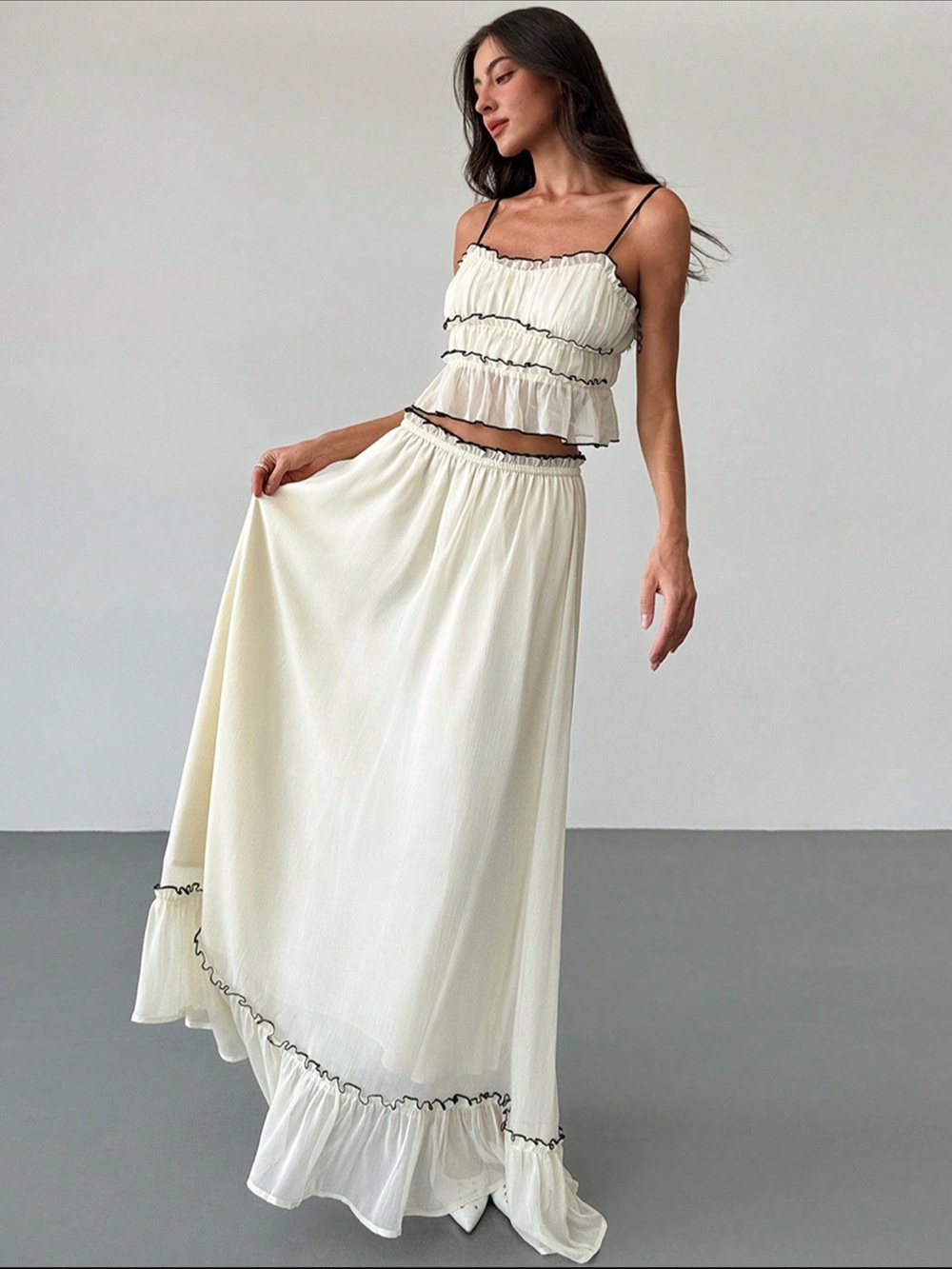 Aloruh Romantic Date/ Vacation Contrast Two-Piece ruffle Set black contrast - Picture 4 of 4